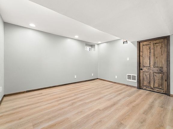 5th image of 1018 W 11th Ave #4