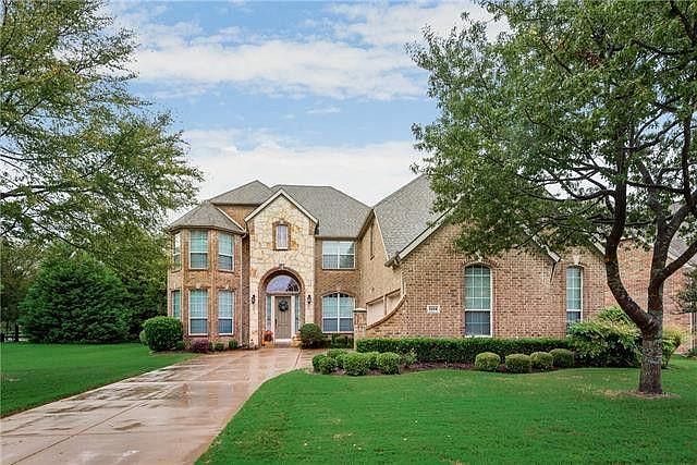 1st image of 1104 Woodcliff Dr