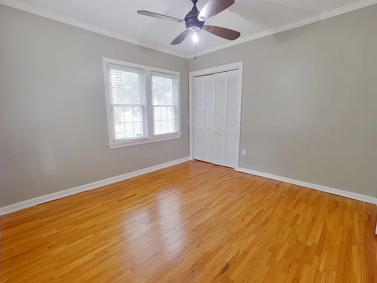 242 S Bleckley Dr — Photo 9