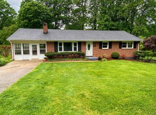 828 Rainbow Forest Dr, Lynchburg, VA 24502