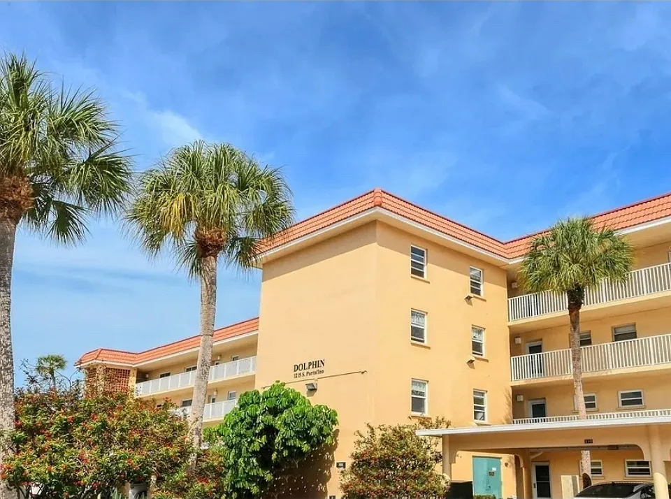 1250 N Portofino Dr #404