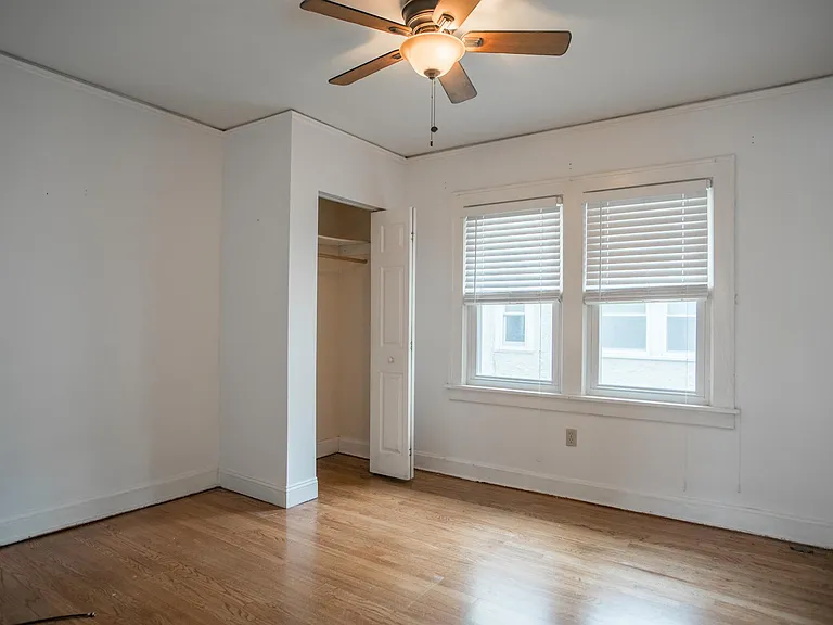 6420 Oak St — Photo 12