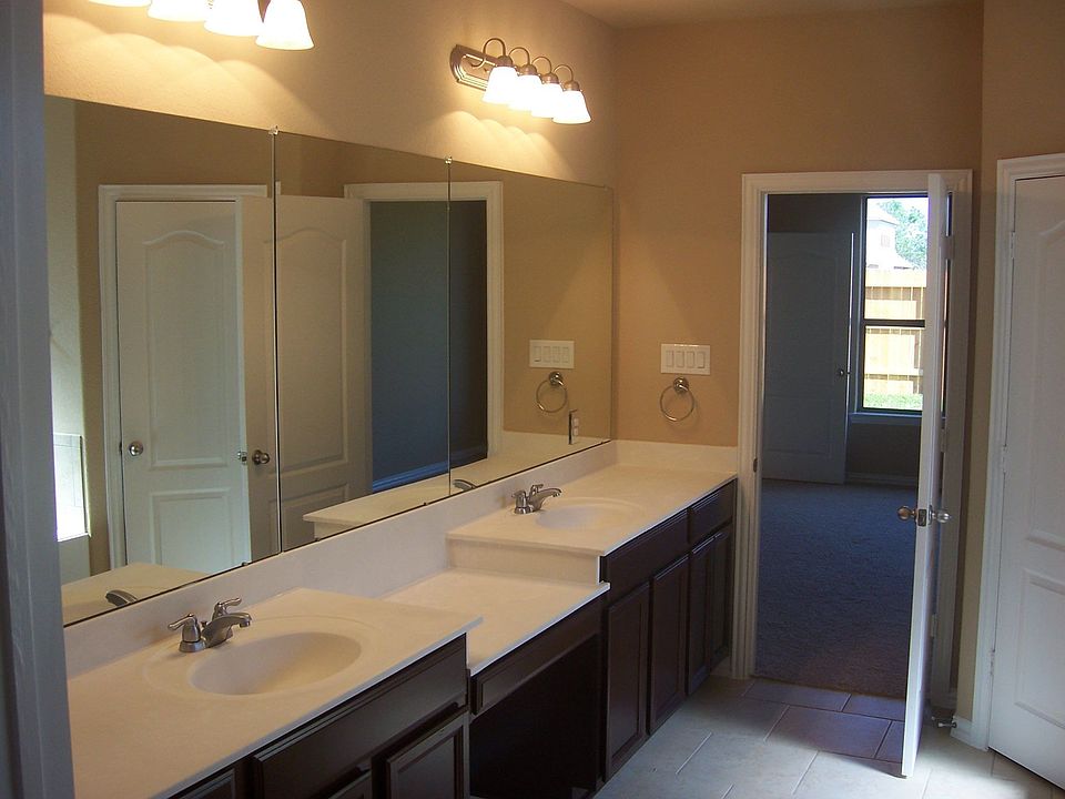 1st image of 17330 Sandalisle Ln