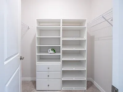 4 bed, 2208 sqft, $3,300 — Photo 2