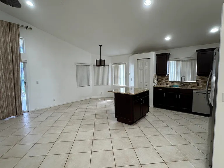 3661 Miramontes Cir — Photo 15