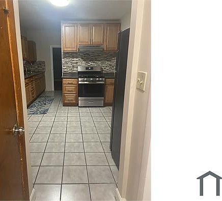 2nd image of 404 Bryant St Floor 2