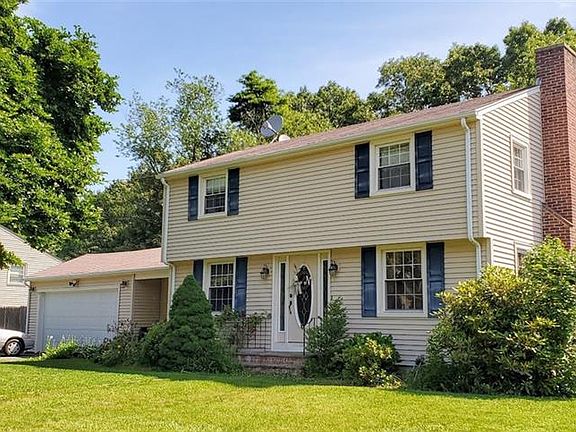 2nd image of 47 Sweetbriar Dr