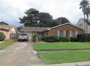 429 Brookmeade Dr, Gretna, LA 70056