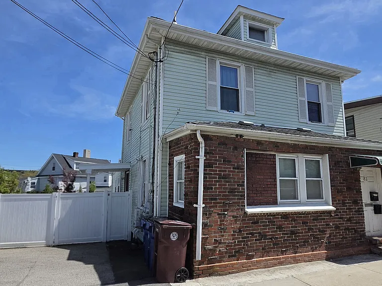 82 Garfield Ave #1 — Photo 1