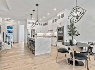 911 N 22nd Ave NW, Calgary, AB T2M 1P5