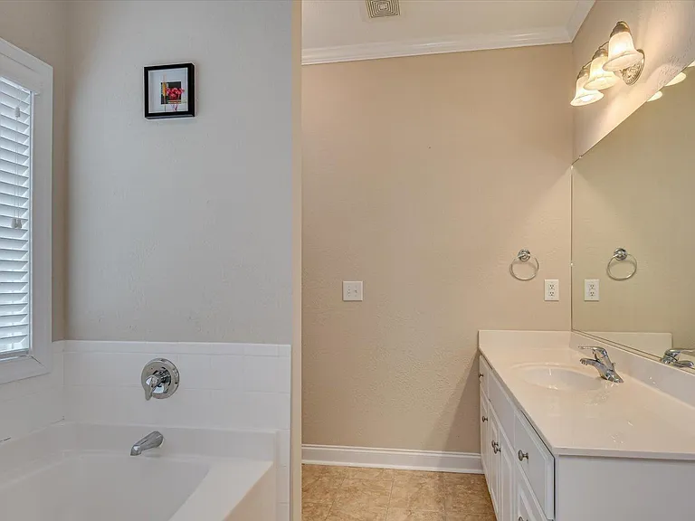 2520 Grier Cir — Photo 24