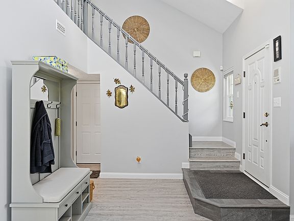 3rd image of 275 Inland Cir