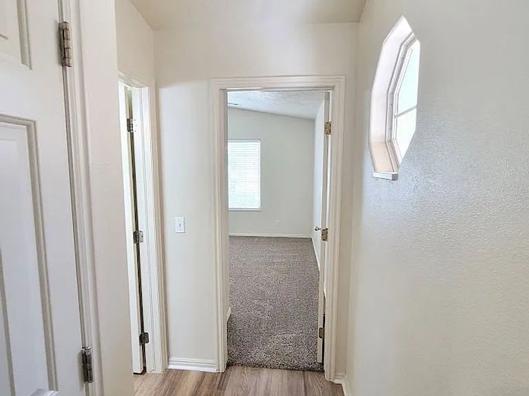 787 N Warm Springs Dr — Photo 12