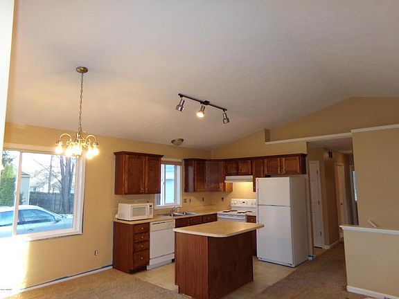 5th image of 460 Jamesgate Ct