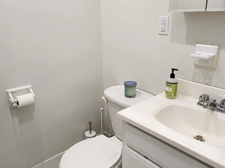 860 E Broadway #6J — Photo 7