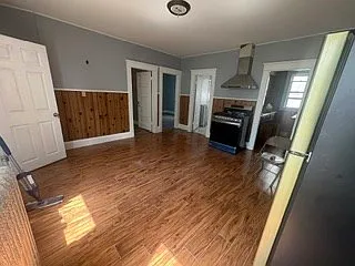 234 W 6th St #1 — Photo 15