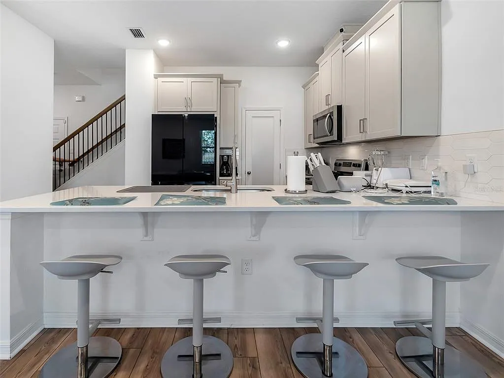 3 bed, 2.5 bath, 1491 sqft, $2,650 — Photo 4