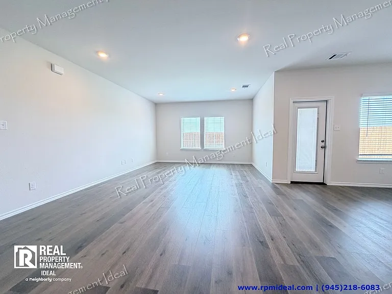 617 Edge Hill Ln — Photo 15