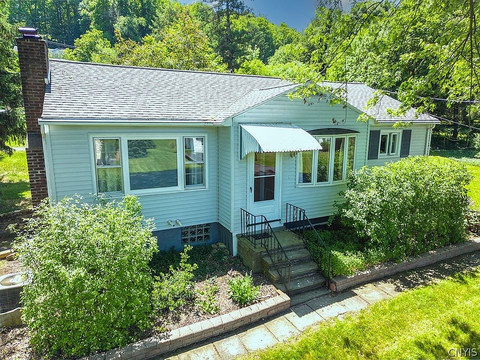 1st image of 115 Huntington Rd