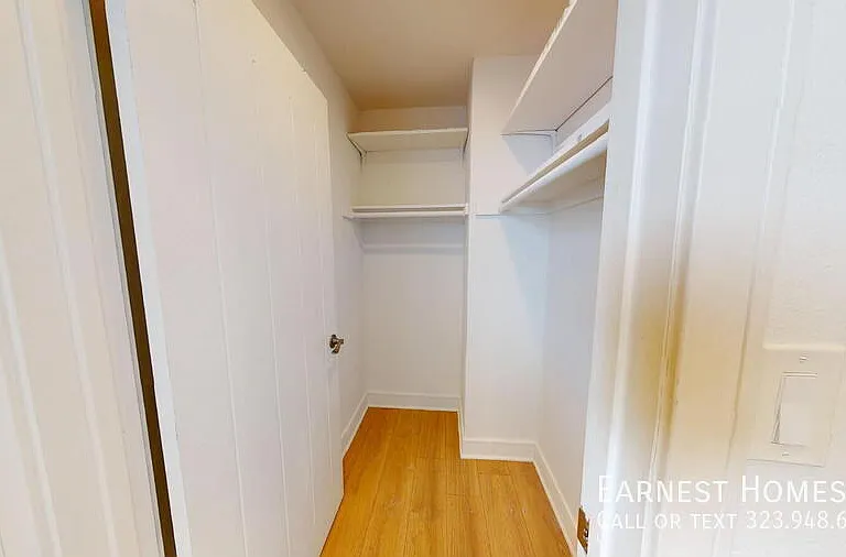 147 1/2 Roselake Ave — Photo 18