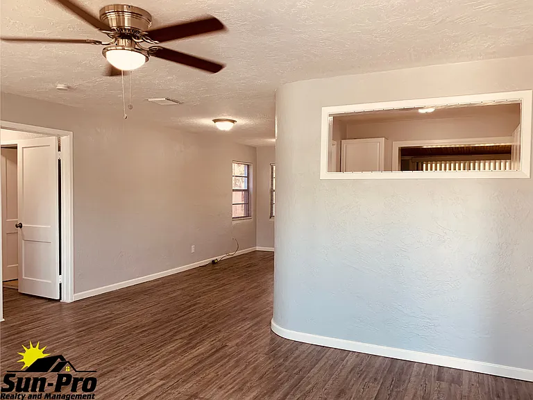 366 Golf Blvd — Photo 3