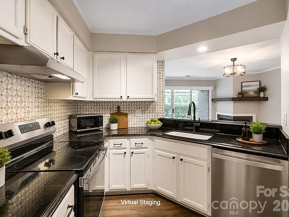 2nd image of 2520 Stradbrook Dr