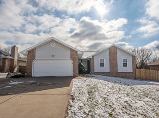 1110 W Verna Ln, Nixa, MO 65714