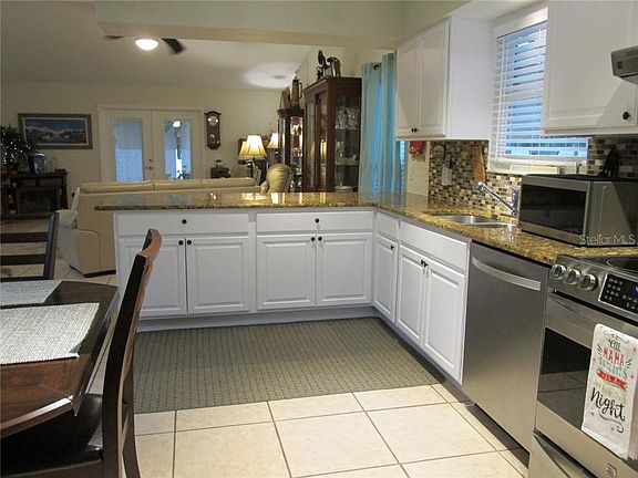 5th image of 4898 Sylvania Ave