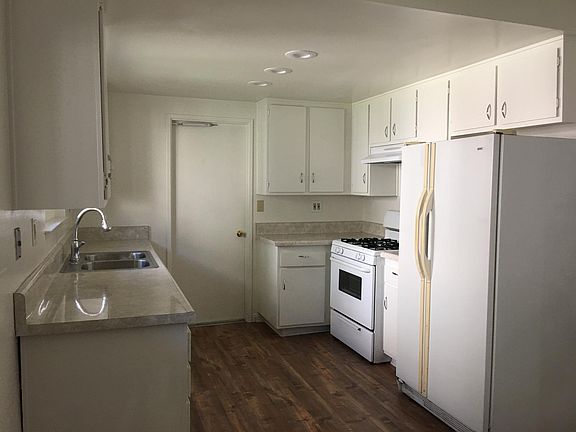 Kitchen, fridge not included