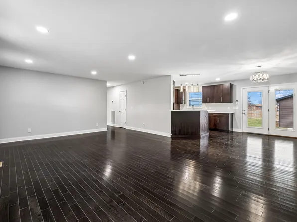 106 Norris Dr, Clarksville, TN 37042