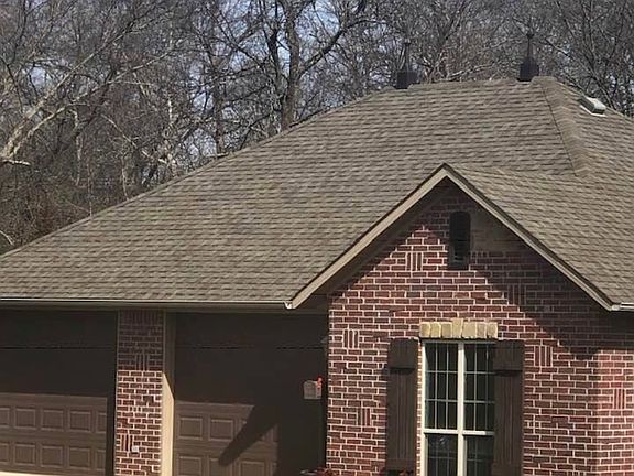Detached garage and guest 