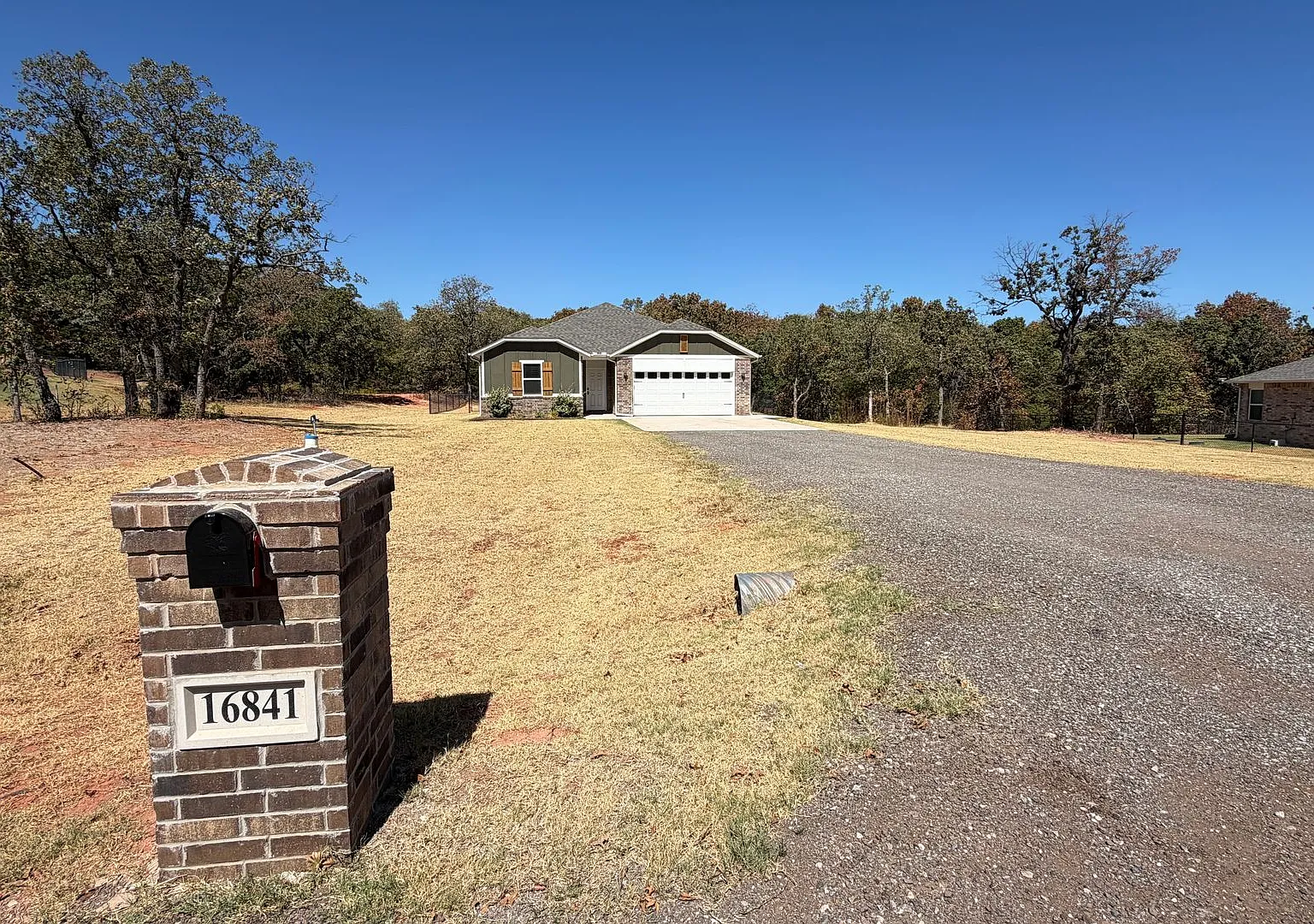 Beautiful 3 Bedroom, 2 Bathroom on a 1.91 Acre Lot in Ridge Creek Addition! — Photo 1