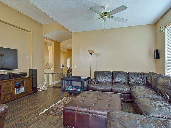5th image of 1621 Wakefield Dr