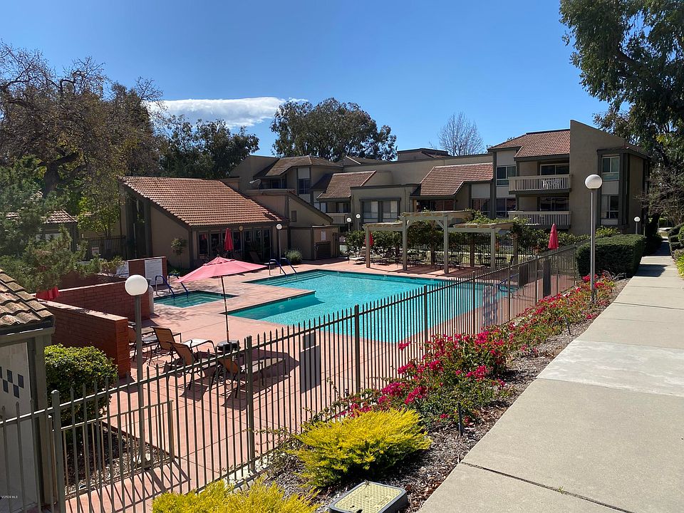 1st image of 286 Oak Leaf Dr #26