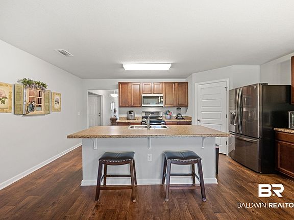 4th image of 1017 Summerton Dr