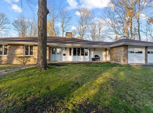 901 Northwood Dr, Nappanee, IN 46550