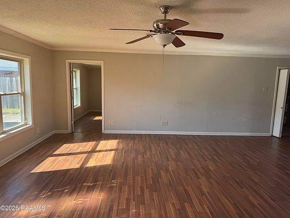 4th image of 105 Leahy Dr