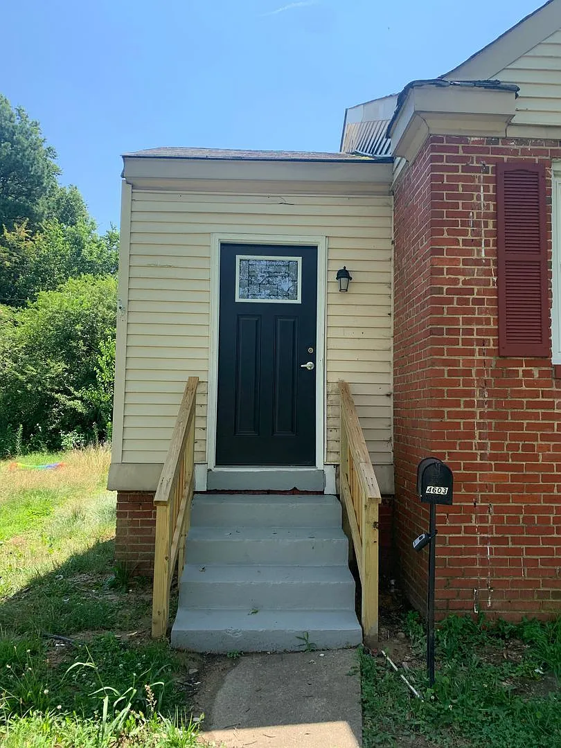 2 bed, 1.0 bath, 848 sqft, $1,400 — Photo 2