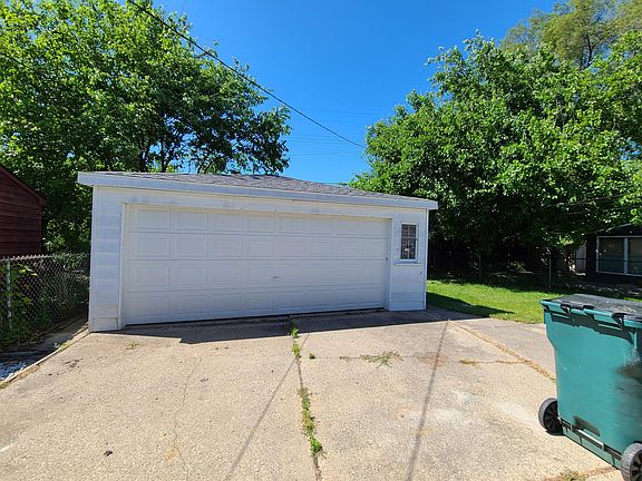2 Car Garage