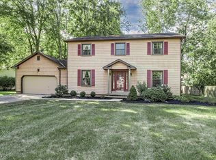 9388 Kellogg Creek Dr, Mentor, OH 44060