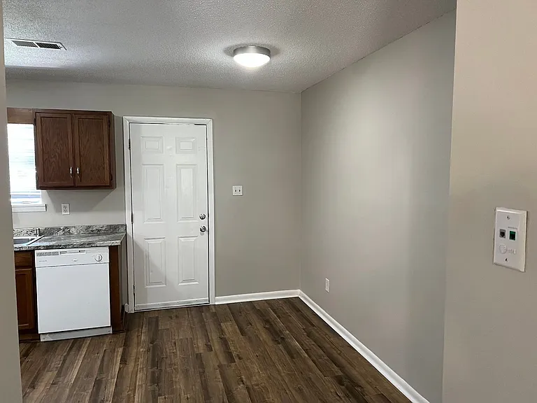 1117 Magnolia St SE — Photo 10
