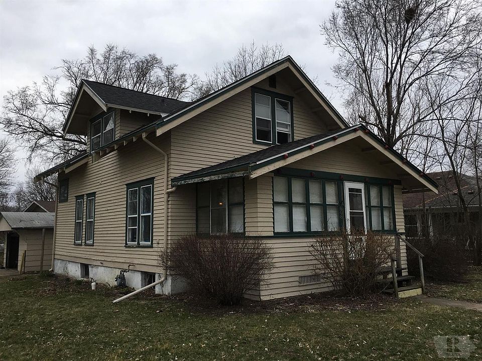 2nd image of 808 E Washington St