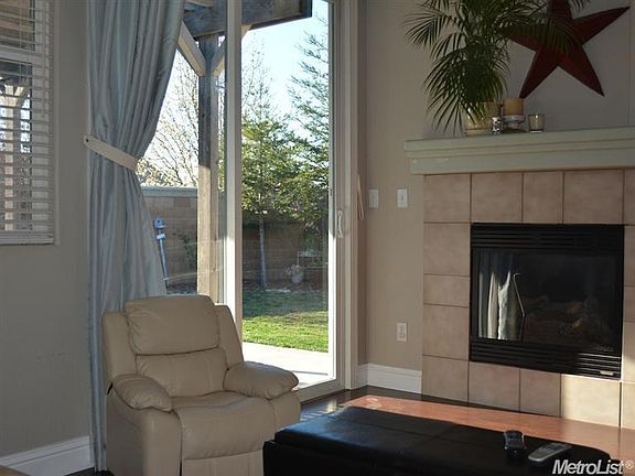 4th image of 1748 Daggett Way