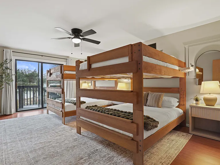 600 Woodview Dr — Photo 8