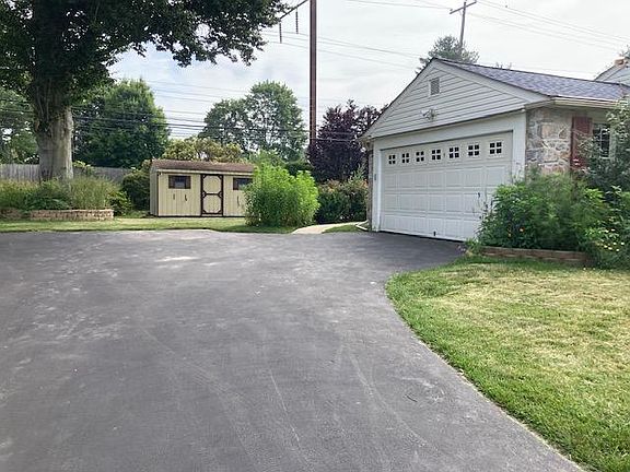 3rd image of 2737 Sunnybrook Ln