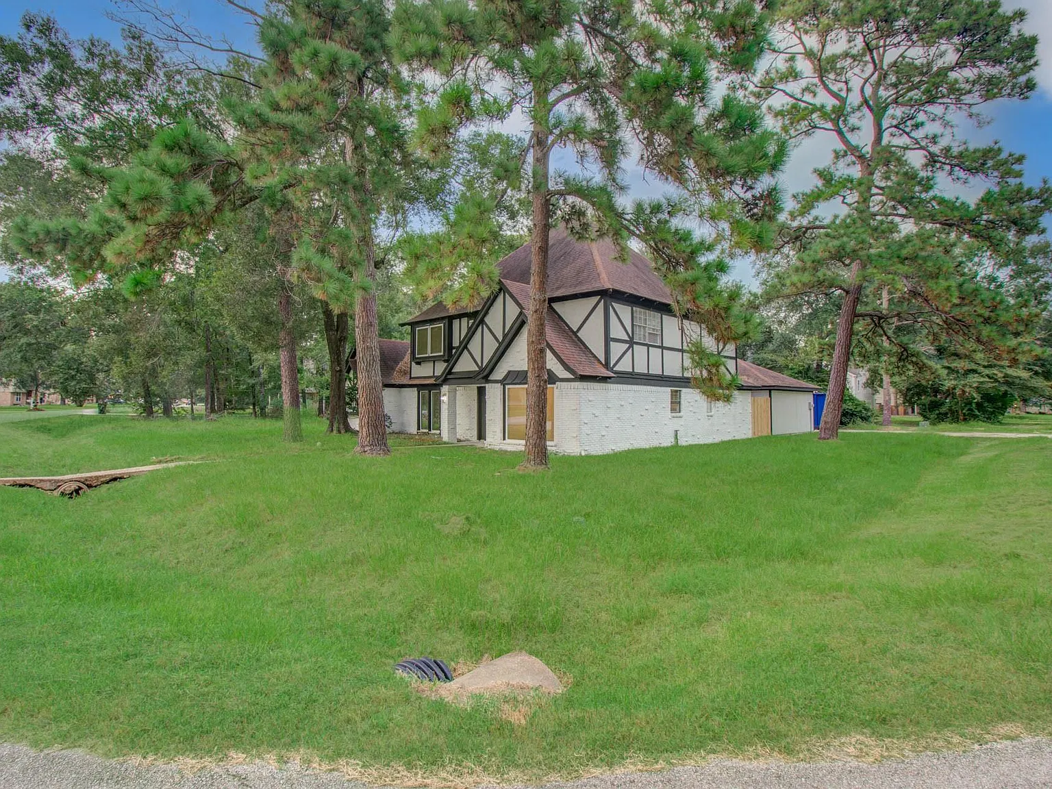 5 bed, 2.5 bath, 2971 sqft, $2,300 — Photo 4