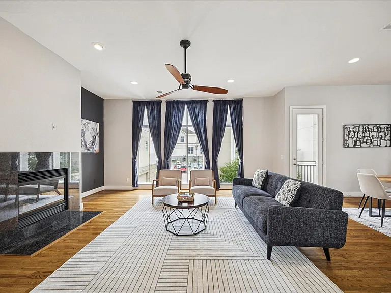 2404 Fairview Ave #C — Photo 1