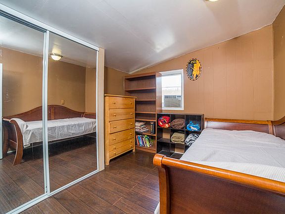 4th image of 6640 Camellia Ave