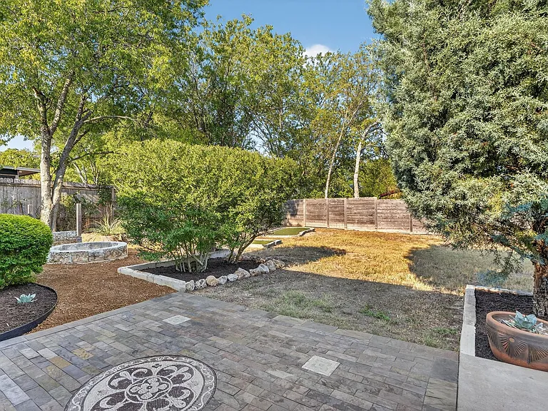 5706 Breezewood Dr — Photo 17