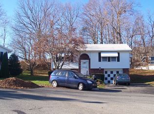 317 Highland Dr, Pottsville, PA 17901